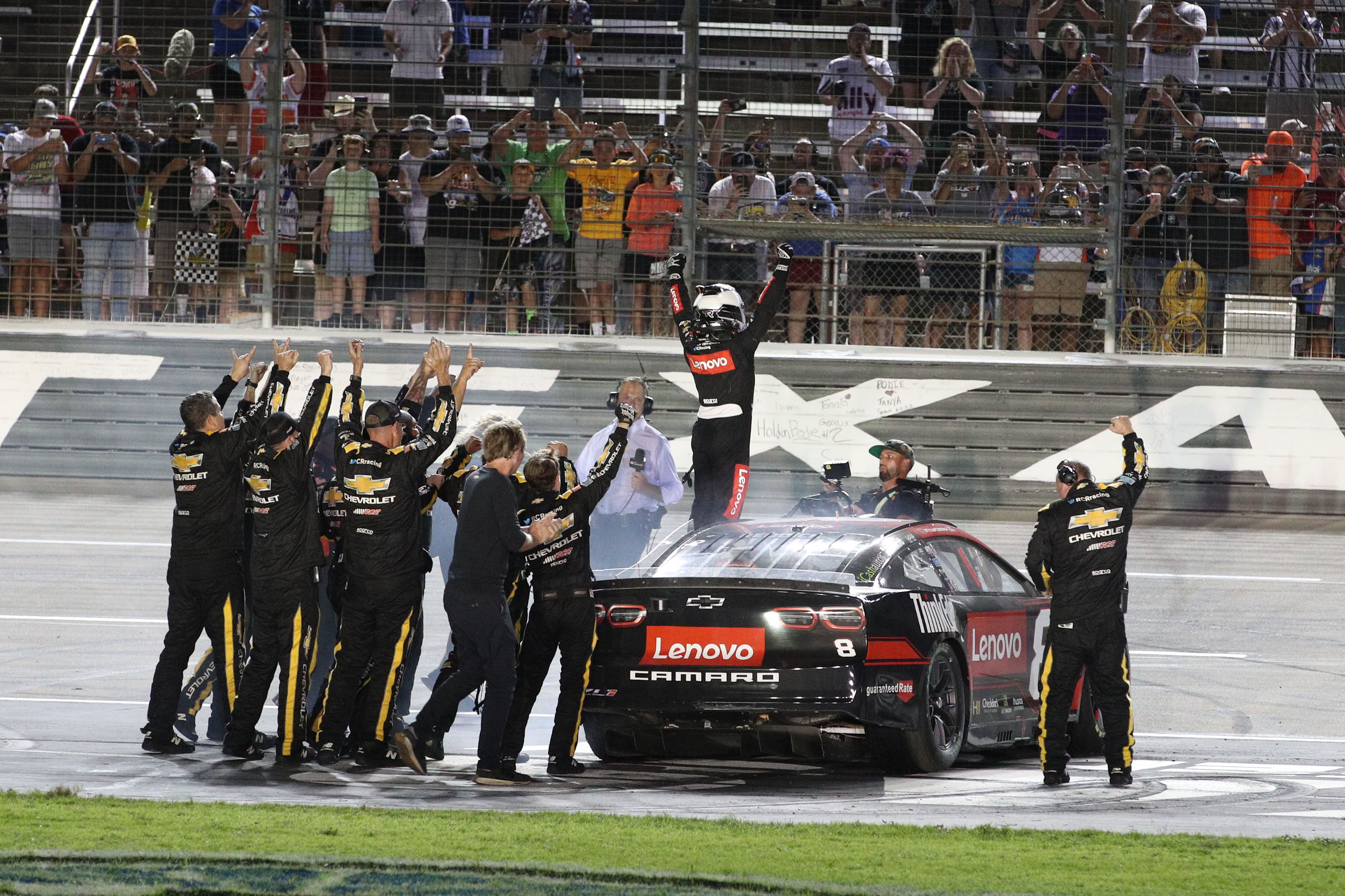 Tyler Reddick won the 2023 AutoTrader EchoPark Automotive 500 - Source: Imagn